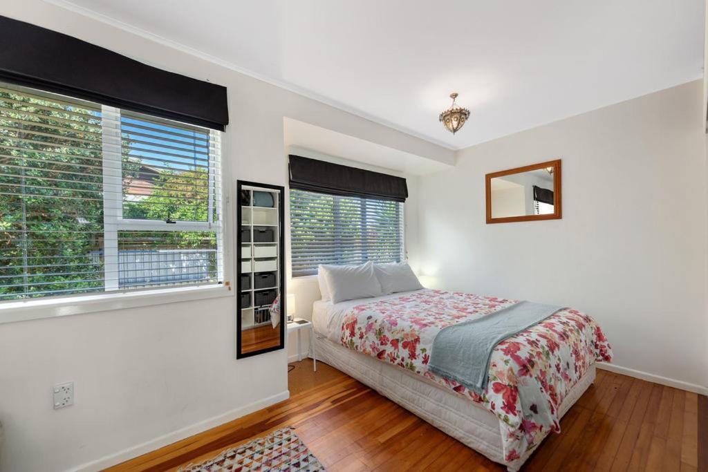The Black Bach - Mt Maunganui Holiday Home Mount Maunganui Εξωτερικό φωτογραφία